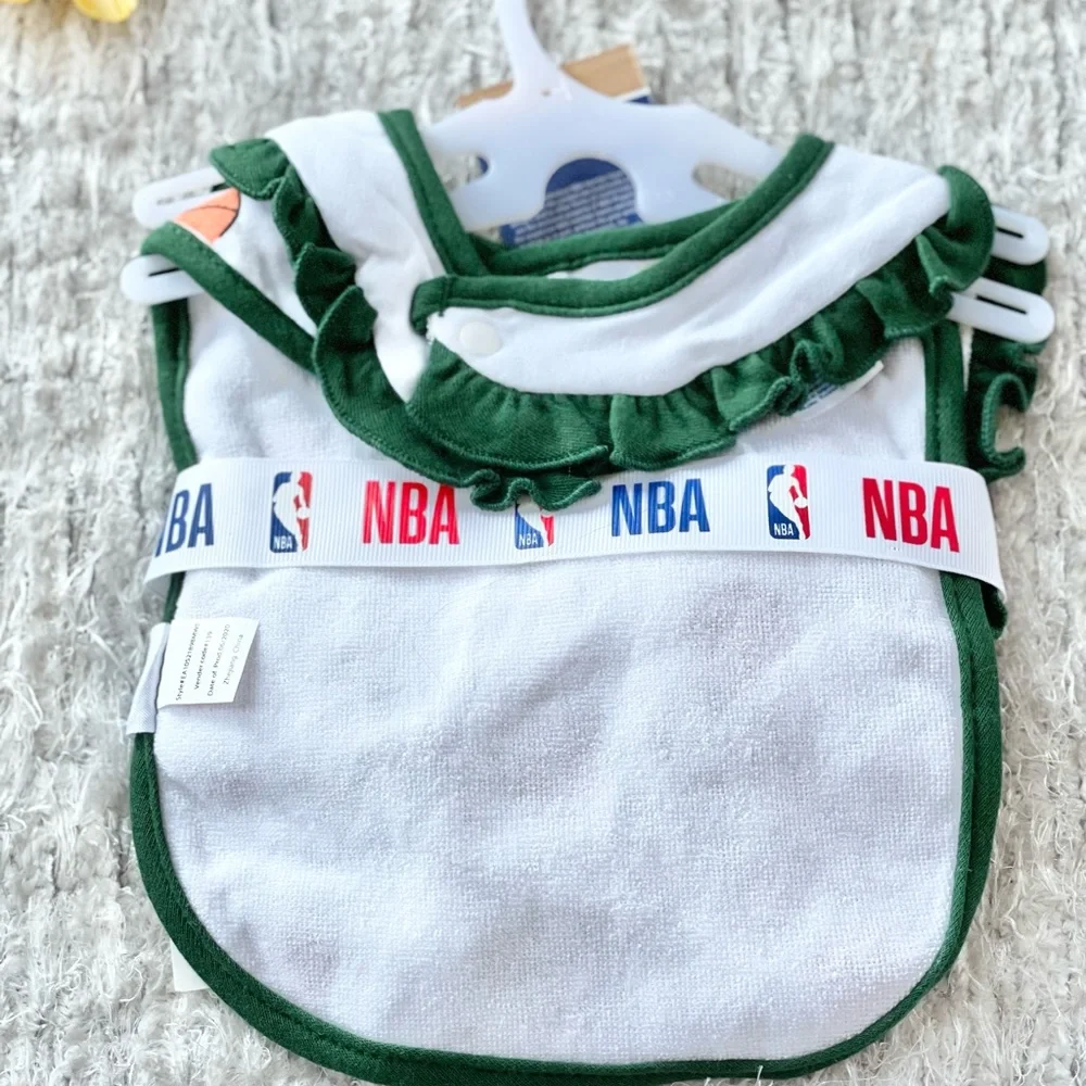 NWT NBA BUCKS 2 Pack BIBS “BOWS & BASKETBALLS on one, other MILWAUKEE BUCKS logo